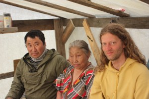 Evdokia Nikolaevna Achekassova (centre) is one of those heroes who helped forced resettlers to survive in the war